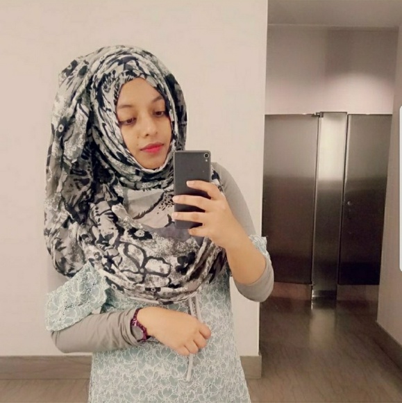 Meet your Posher, Fariha nusrat - Picture 2 of 2